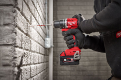 Аккумуляторная дрель-шуруповерт Milwaukee M18 BLDDRC-202C 4933492833