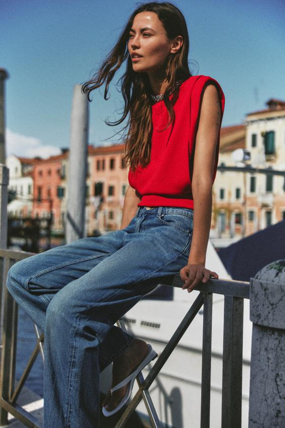 ZARA ТОП С ПОДПЛЕЧНИКАМИ И СТРАЗАМИ НА ВОРОТНИКЕ, КРАСНЫЙ