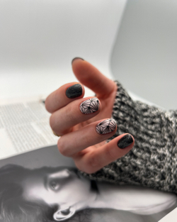 Swanky Stamping Лак для стемпинга S32 черный с серебряным шиммером, 6мл3