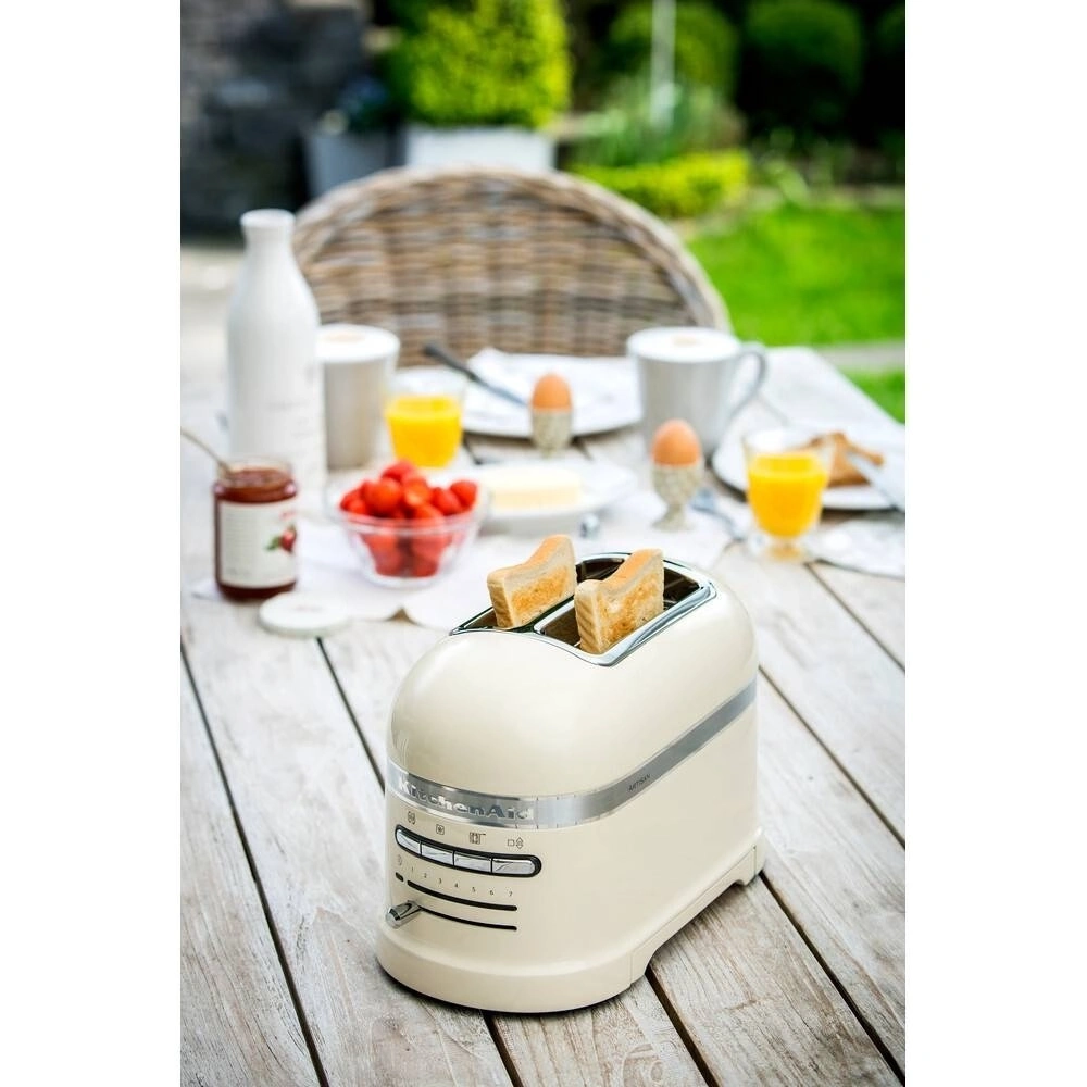 Тостер KitchenAid Artisan 5KMT2204EAC кремовый