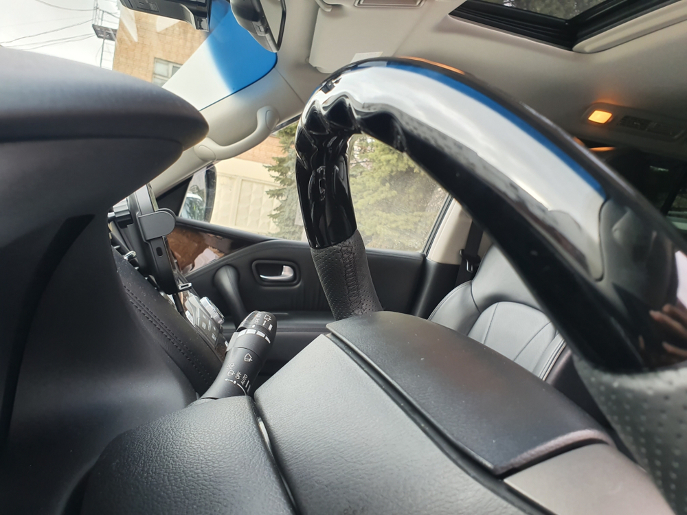 Руль Анатомический черный Infiniti QX56, QX80, Patrol Y62