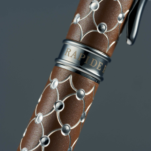 Rapide Faber Mocca – “Chrome”
