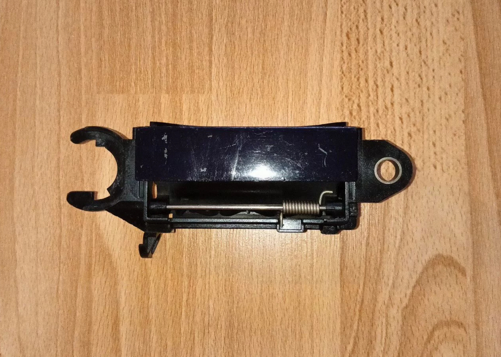 Наружная ручка передней левой двери audi a4 b5 - 4A0837205
