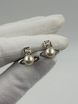 Серьги Orb с «жемчугом» Vivienne Westwood