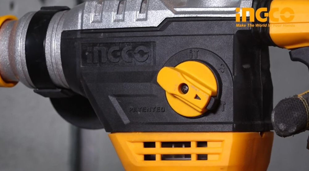 Перфоратор SDS-Plus INGCO RH150068 INDUSTRIAL 1500 Вт 5,5 Дж