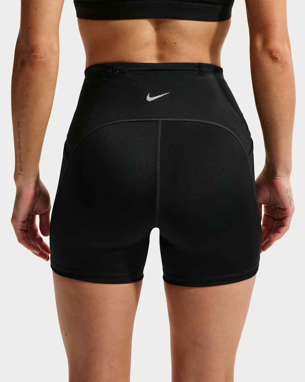 Nike Swift Женские шорты для бега с высокой талией (10 см), облегающим кроем и карманами - NIKE