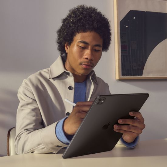 Apple iPad Pro (M4, 2024) 11" Wi-Fi + Cellular 512 ГБ, «черный космос»