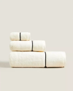 ZARA HOME ПОЛОТЕНЦЕ С ВЫШИТОЙ КАЙМОЙ, ЭКРЮ/ЧЕРНЫЙ