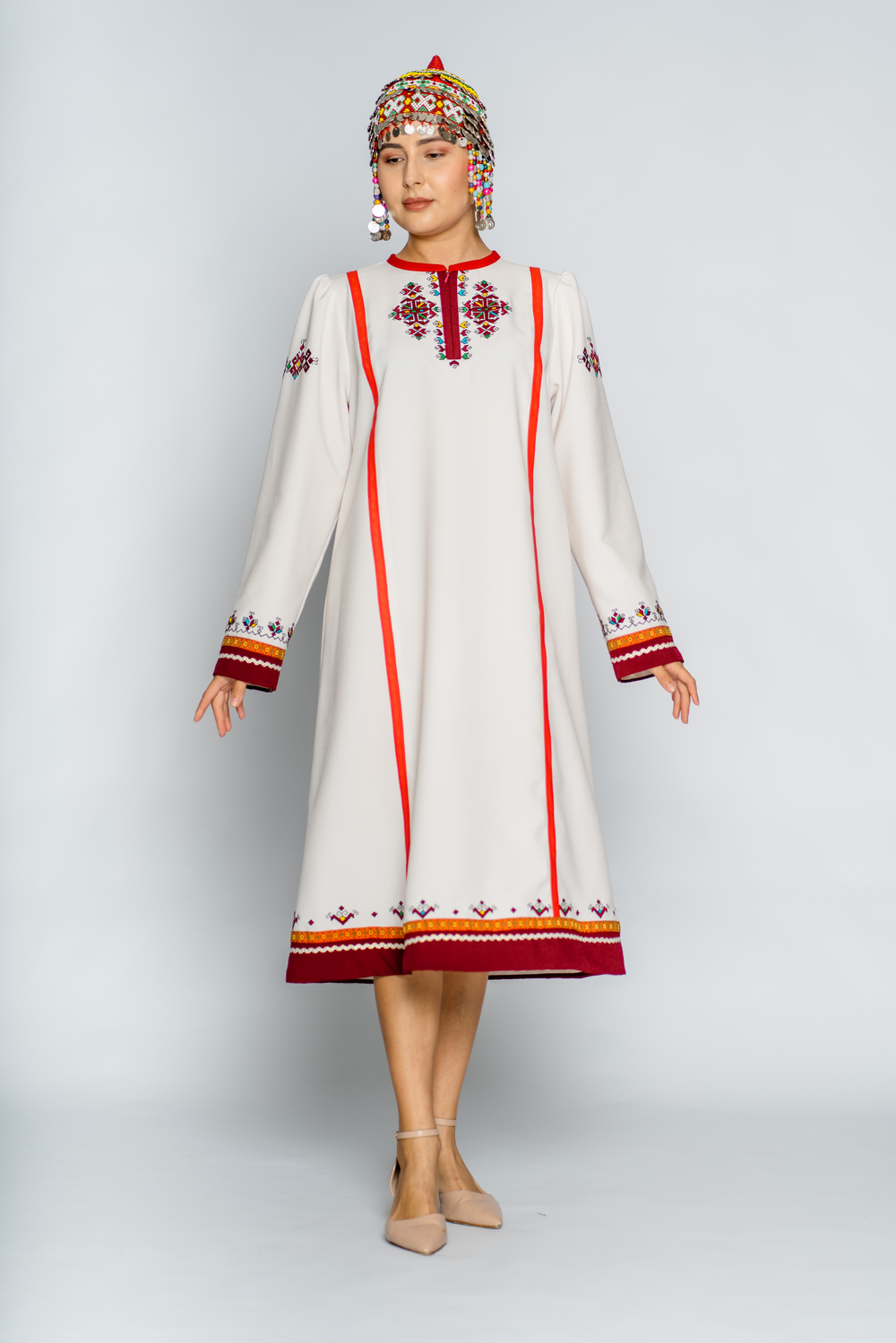 Платье женское с вышивкой
