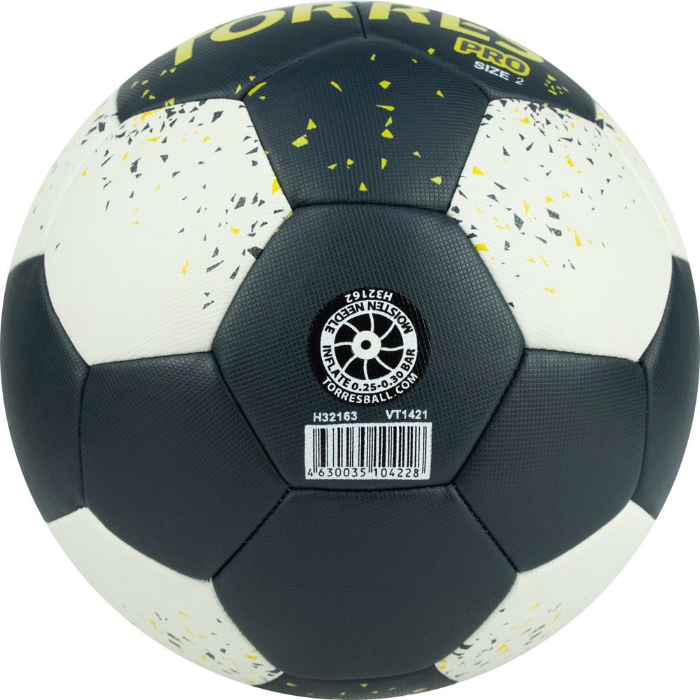 Мяч ганд. TORRES PRO, H32162, р.2, ПУ, 4 подкл. слоя, гибрид. сшивка, черно-бел-желт