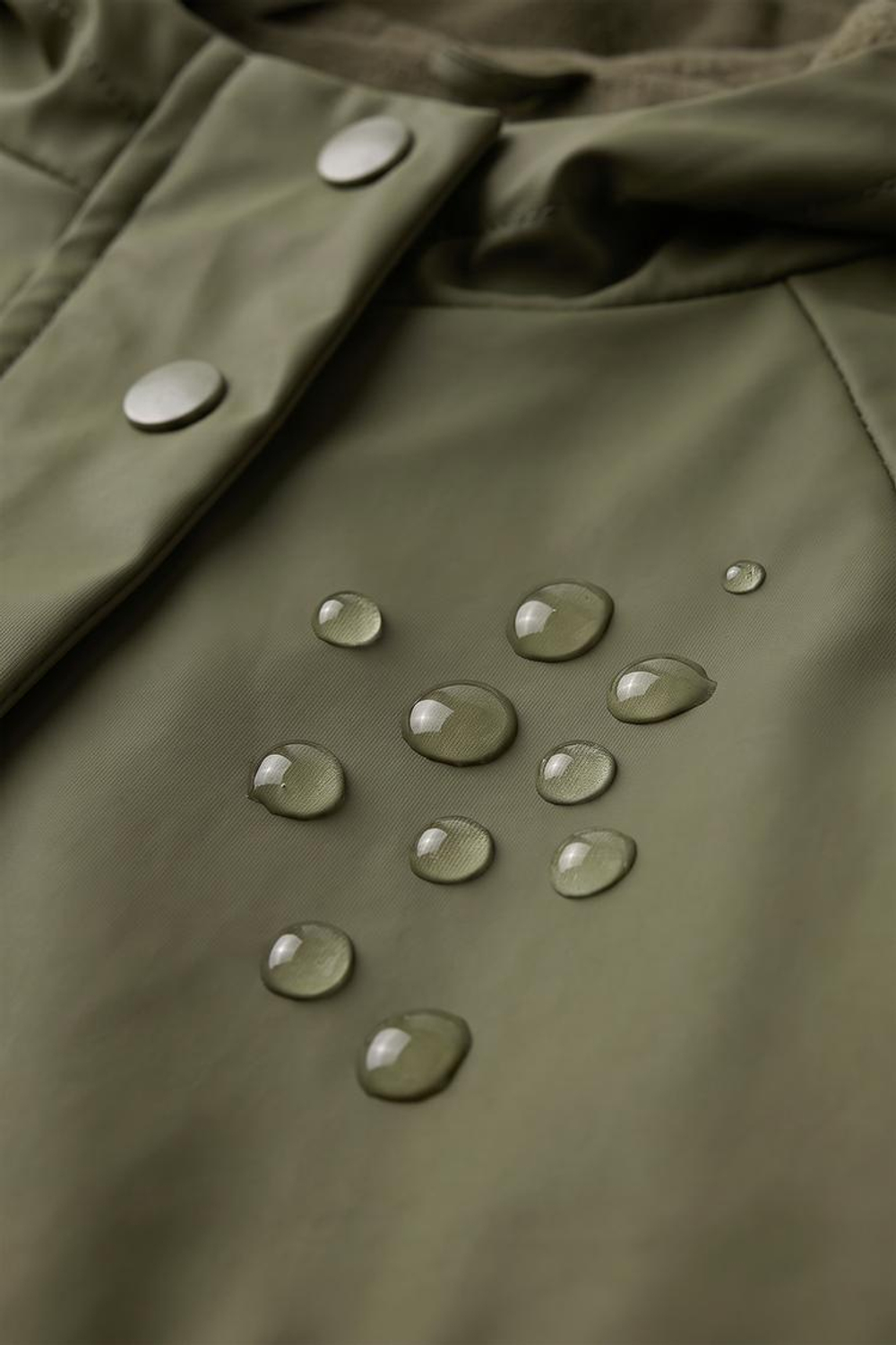 ZARA ПРОРЕЗИНЕННЫЙ ОДНОТОННЫЙ ДОЖДЕВИК WATER RESISTANT, МЯГКИЙ ЗЕЛЕНЫЙ