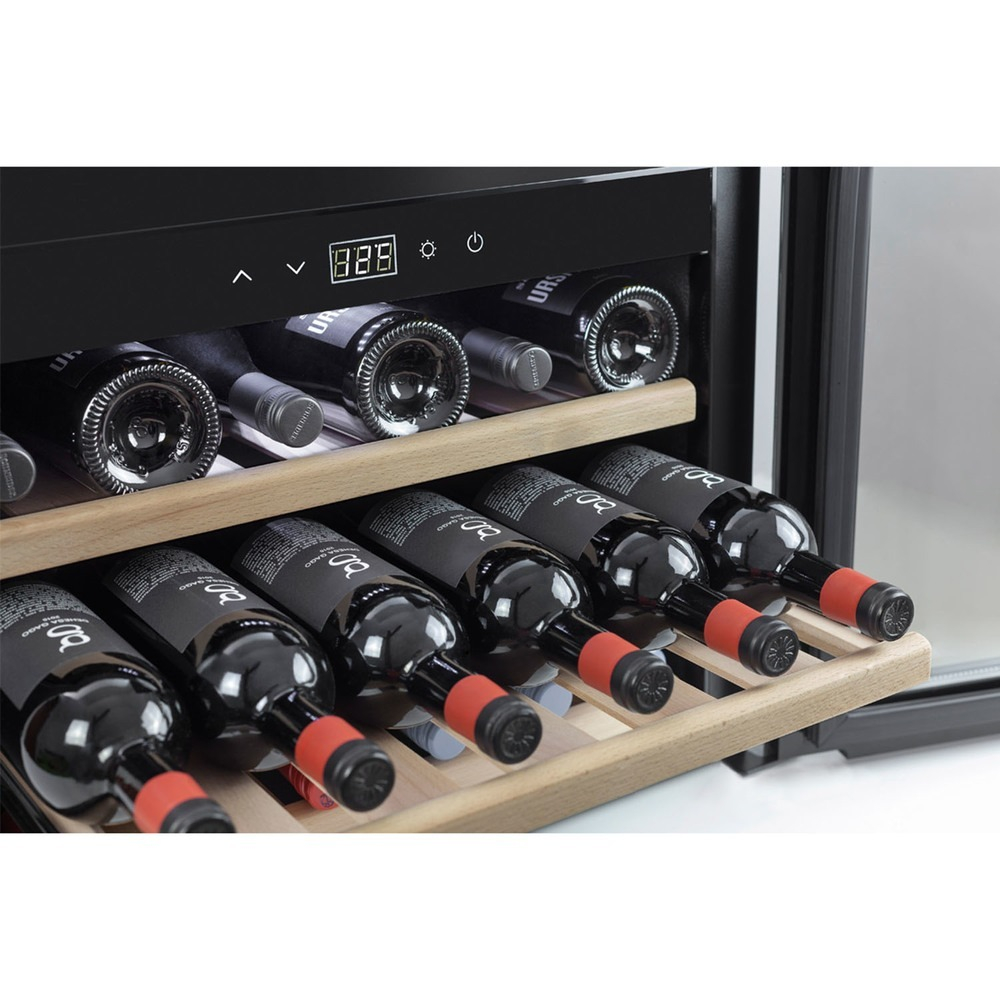 Встраиваемый винный шкаф Caso WineSafe 18 EB Inox