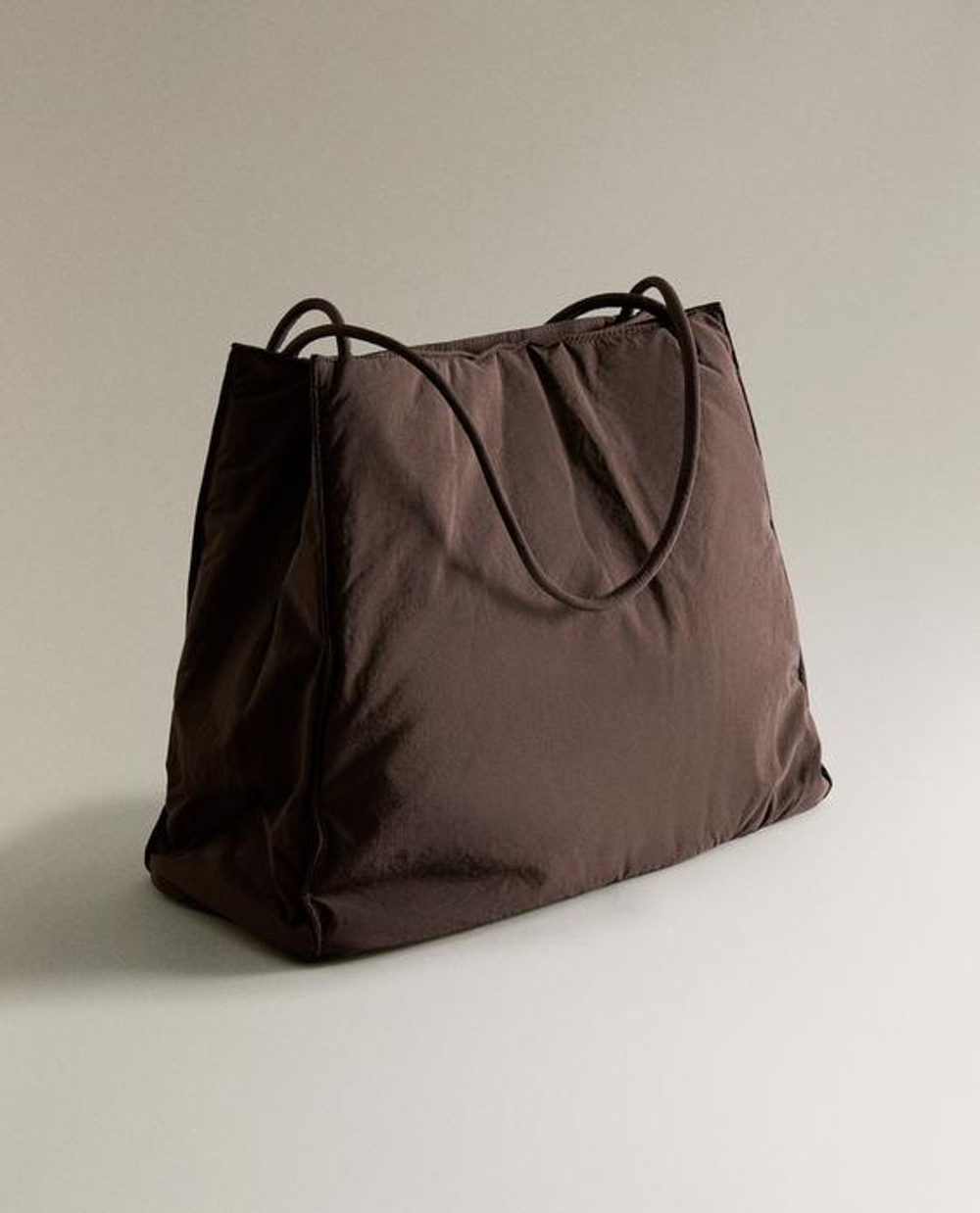 ZARA HOME СУМКА-ШОППЕР ИЗ ТЕХНИЧЕСКОЙ ТКАНИ, КОРИЧНЕВЫЙ