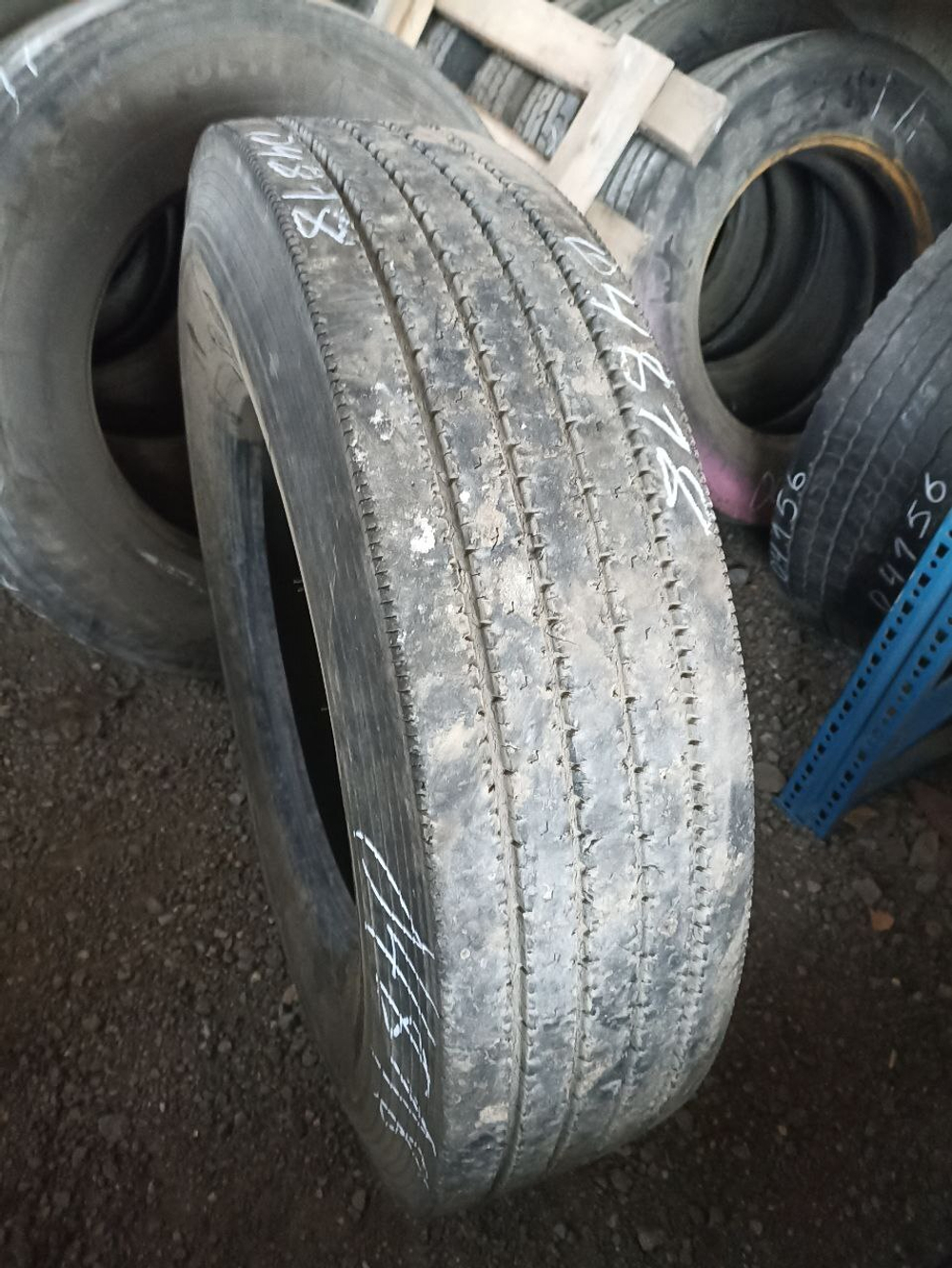 11R22.5 Bridgestone R250 шина б/у