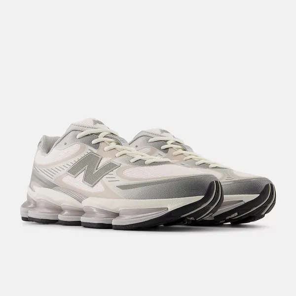 Кроссовки женские NEW BALANCE 2000