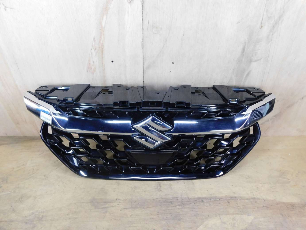 решетка радиатора Suzuki Fronx WDB3S