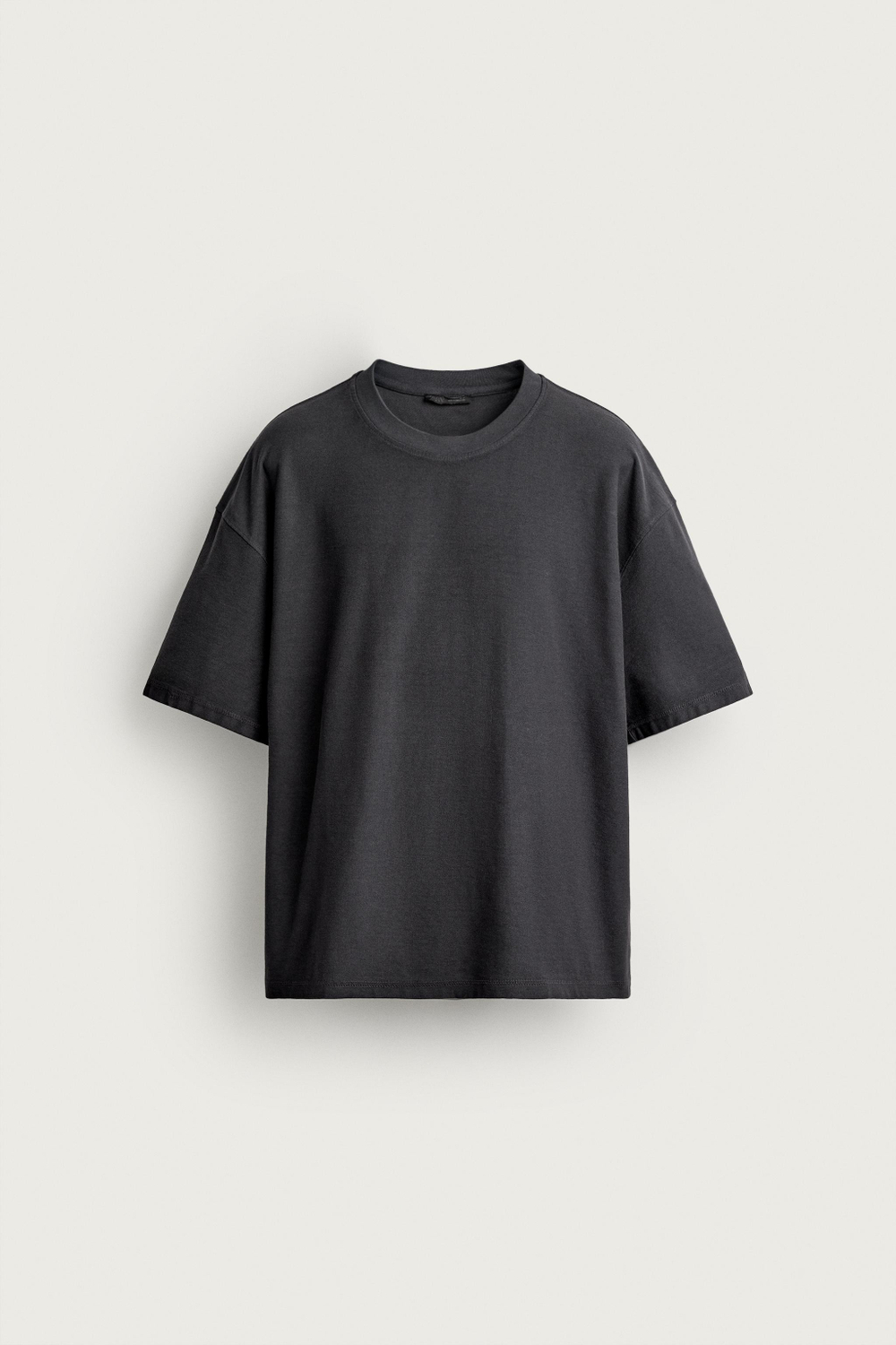 ФУТБОЛКА RELAXED FIT СО ШВОМ — ZARA