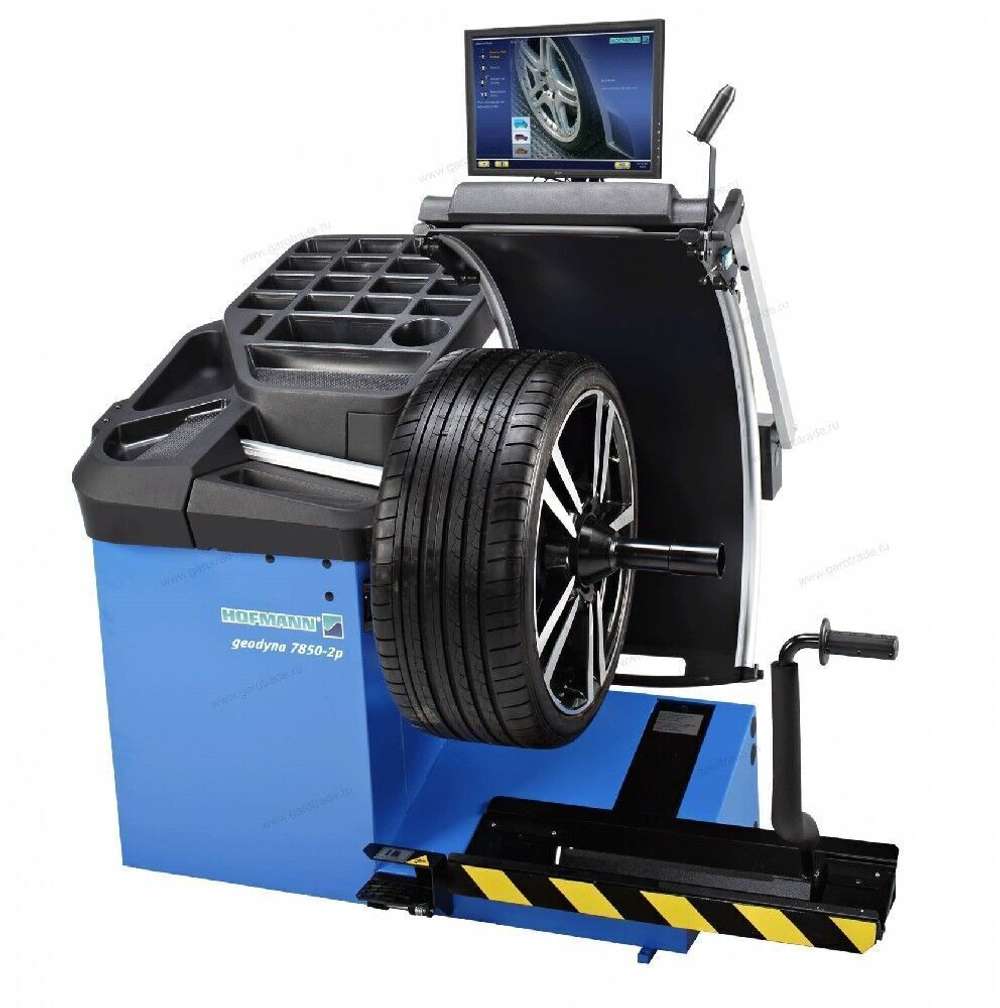 Балансировочный стенд Hofmann c touchscreen монитором и подъемником Geodyna 7850-2P