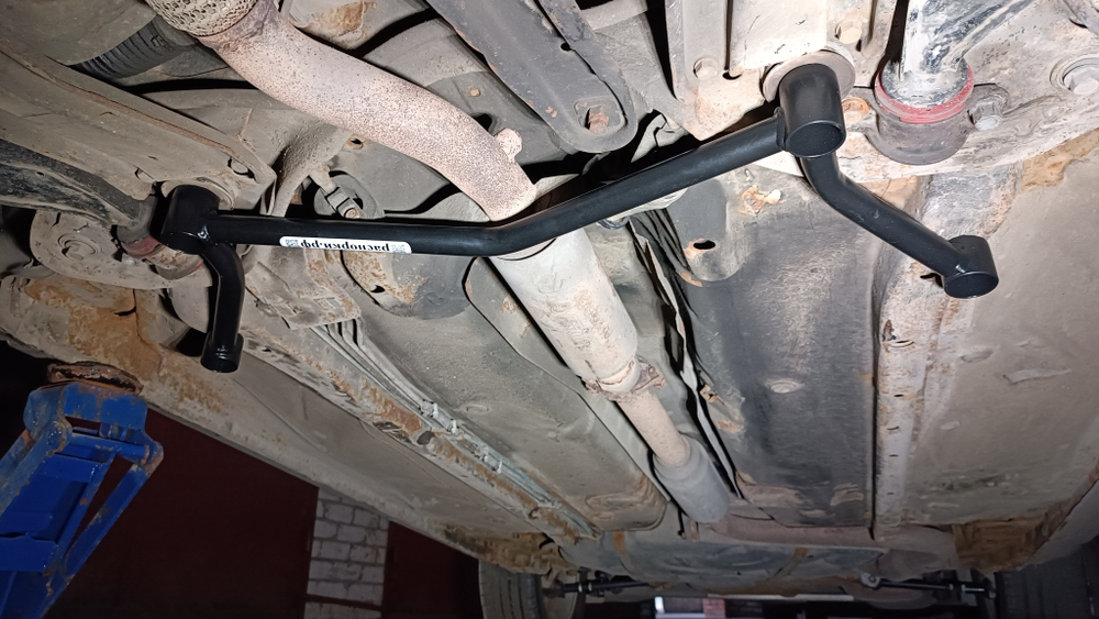 Распорка передняя нижняя Mitsubishi Eclipse 3g (ПОД ЗАКАЗ)
