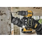 Шуруповерт DeWalt DCD805P2T-QW аккум. патрон:быстрозажимной (кейс в комплекте)