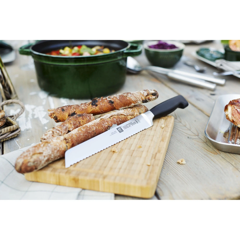 Zwilling Нож для хлеба Four Star 20 см EAN 4009839007262