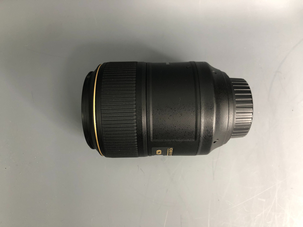 Nikon 105mm 2.8G IF-ED AF-S VR Micro-Nikkor