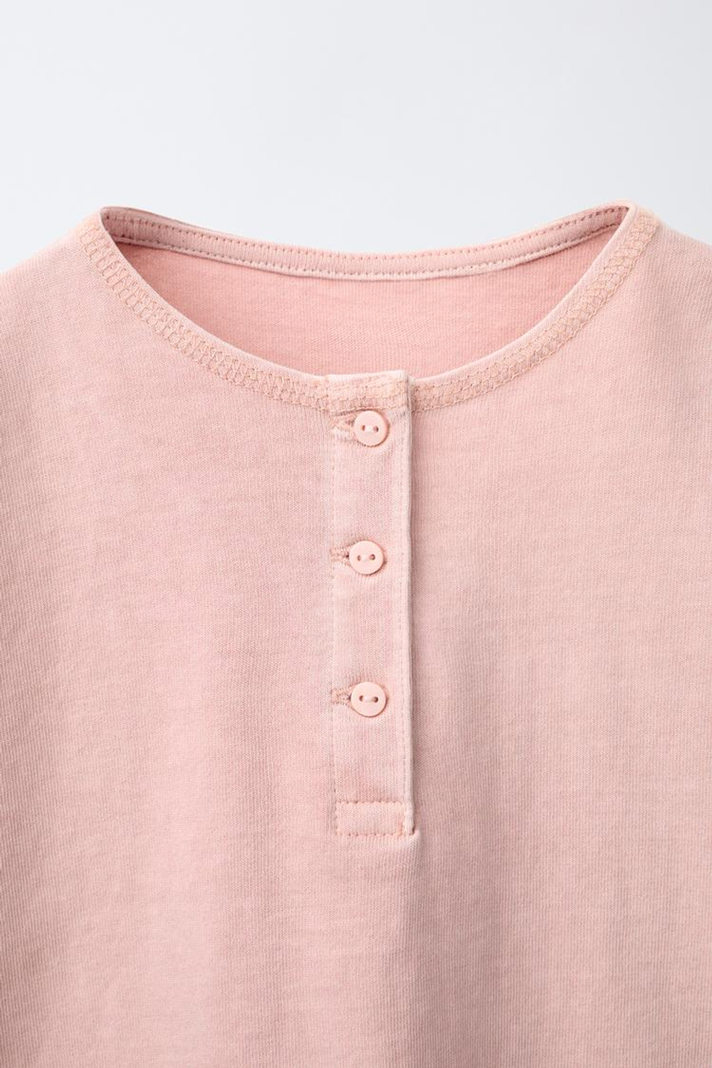 ZARA ФУТБОЛКА С ВОРОТНИКОМ ХЕНЛИ, РОЗОВЫЙ