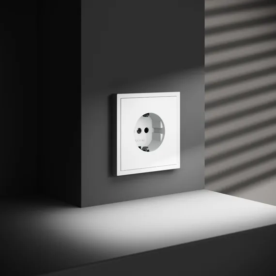 Розетка электрическая с заземлением Voltum S70 Белый матовый VLS040102