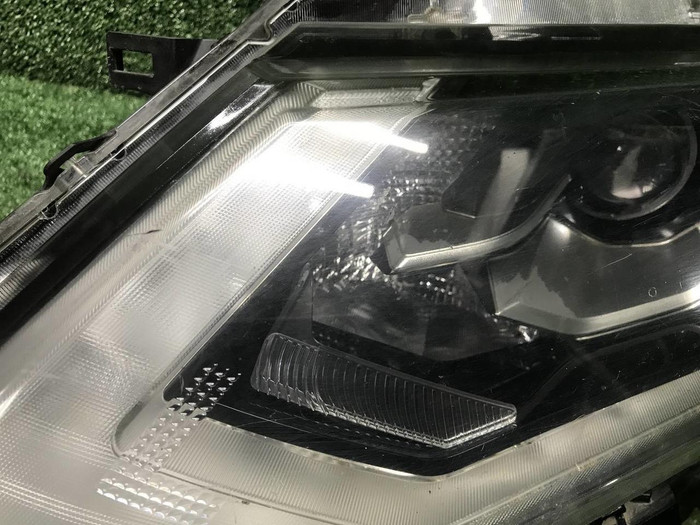 Фара левая Nissan X-Trail T32 (17-22) LED