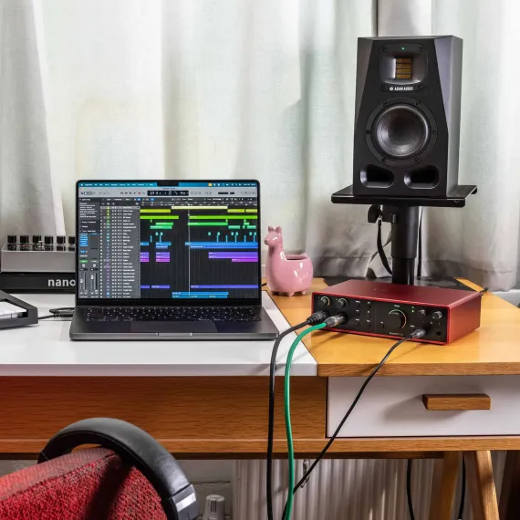Focusrite Scarlett 16i16 4th Gen Red