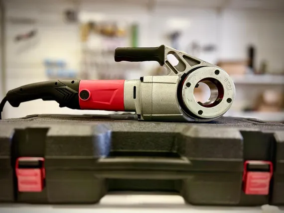 Электрический резьбонарезной клупп Ravic RV-330