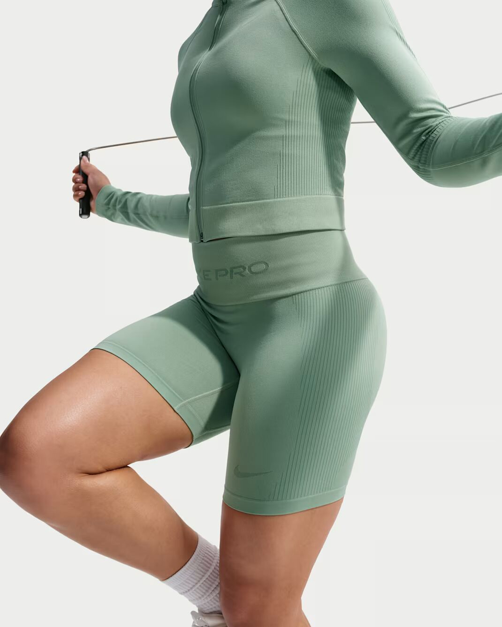 Nike Pro Seamless Женские велосипедные шорты Dri-FIT с высокой талией (13 см) - NIKE