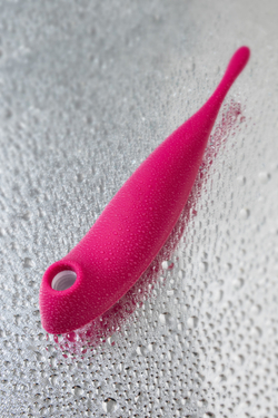 Вакуум-волновой бесконтактный стимулятор клитора Satisfyer Twirling Pro, силикон, красный