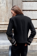 КУРТКА С ВЫШИВКОЙ И ПОДПЛЕЧНИКАМИ — ZARA