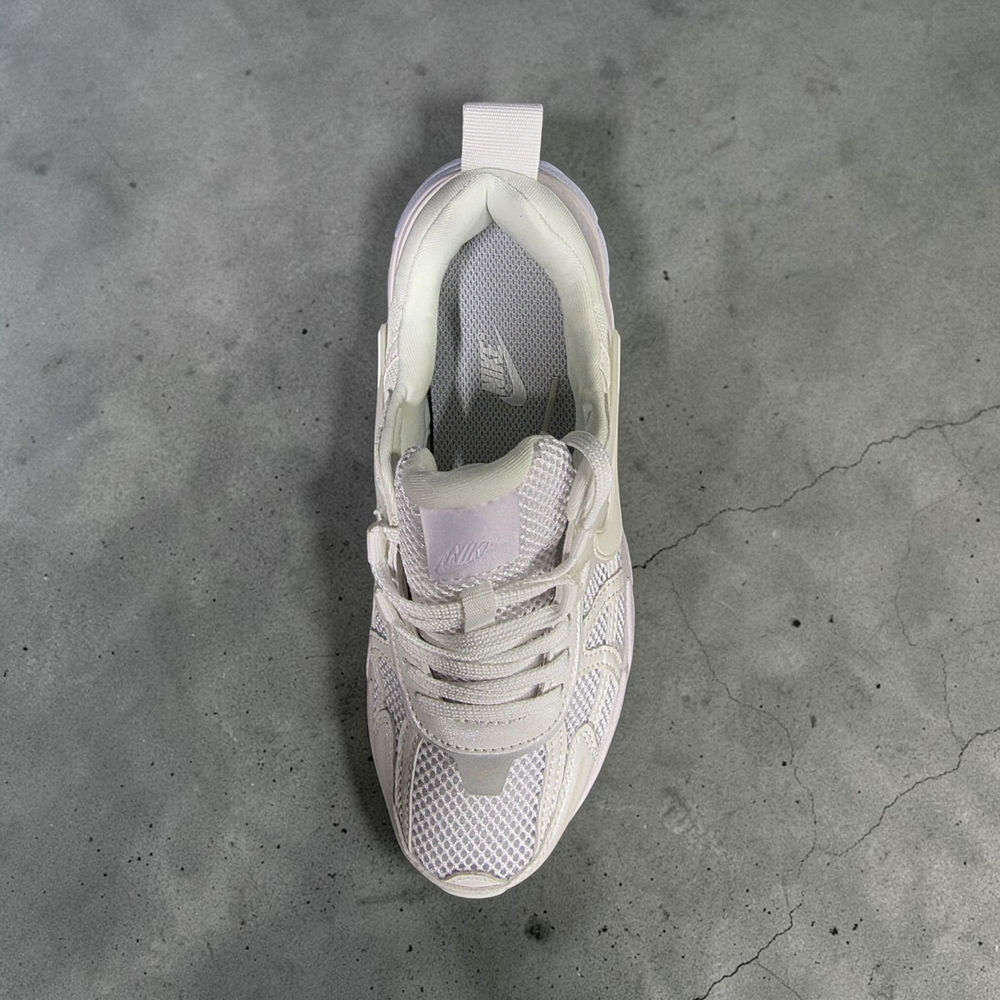 Nike V2K Runtekk • White
