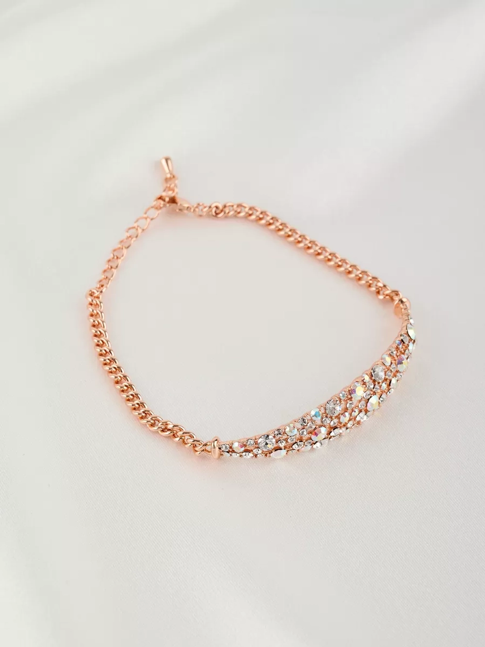 Браслет Россыпь из белых камней-хамелеонов Swarovski