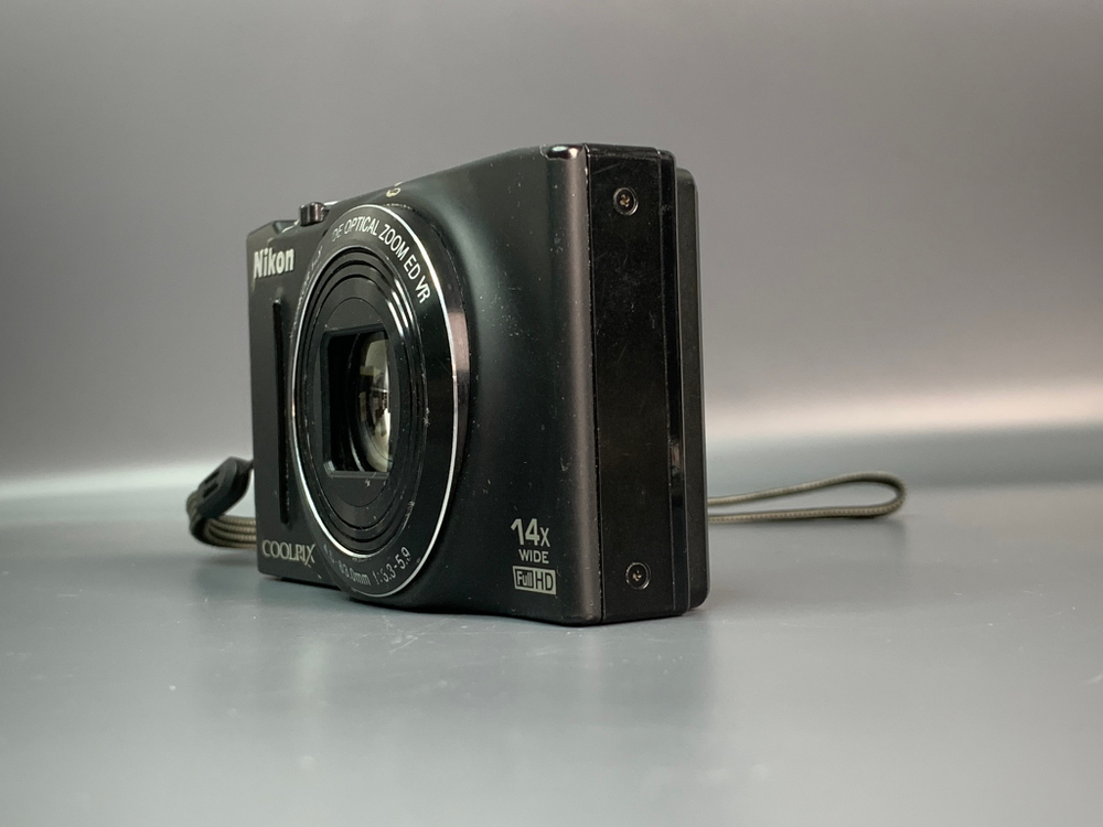 Nikon Coolpix S8200