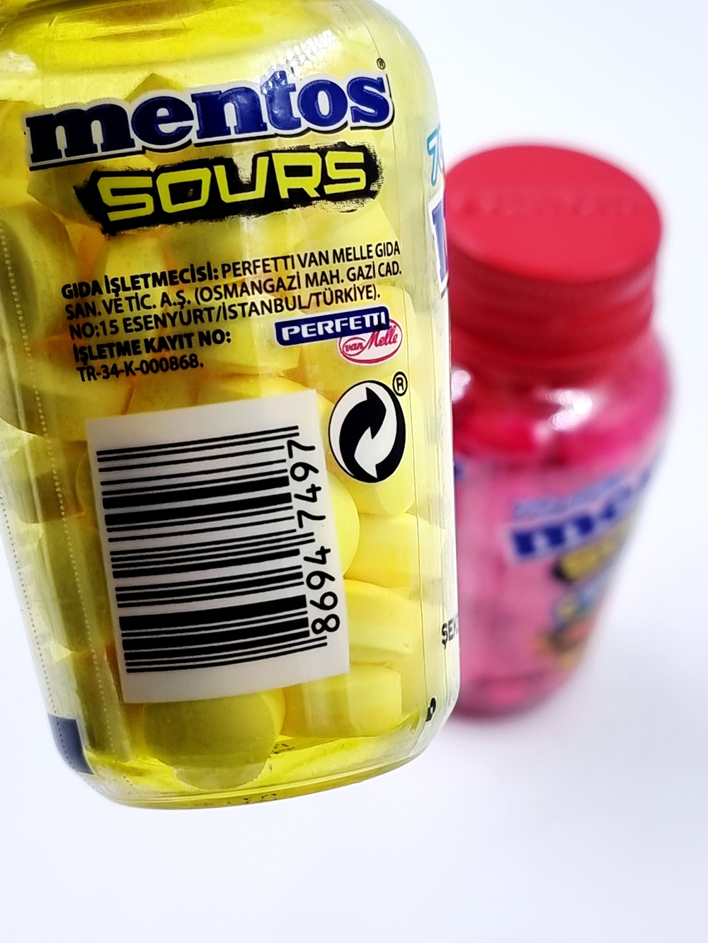 MENTOS Кислыы лимон и клубника набор освежающих пастилок с витамином С (2 шт. по 49 г) 98 г (Турция)