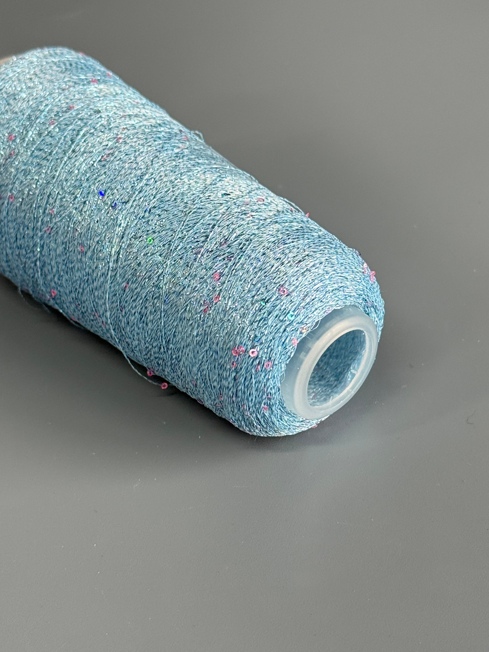 Пряжа Siyue Lurex Sequins пайтка 1,5 мм (56/голубой голография), 1800м/50гр