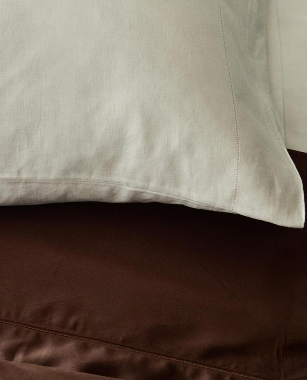 ZARA HOME САТИНОВАЯ ПРОСТЫНЯ (300 НИТЕЙ), ВИННЫЙ