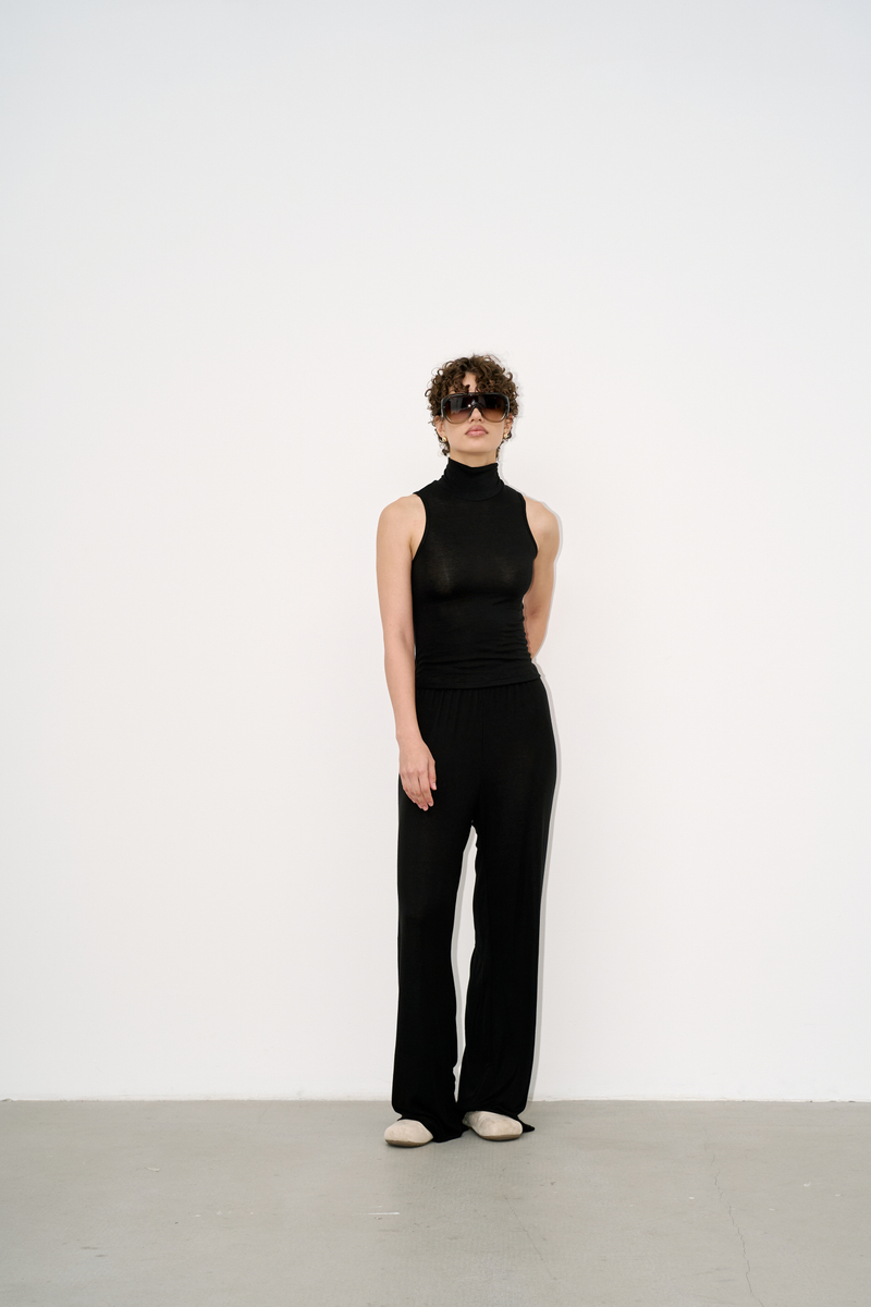 Топ hem wool black