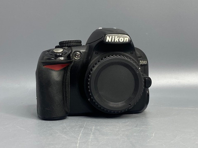 Nikon D3100 отходит отсек SD