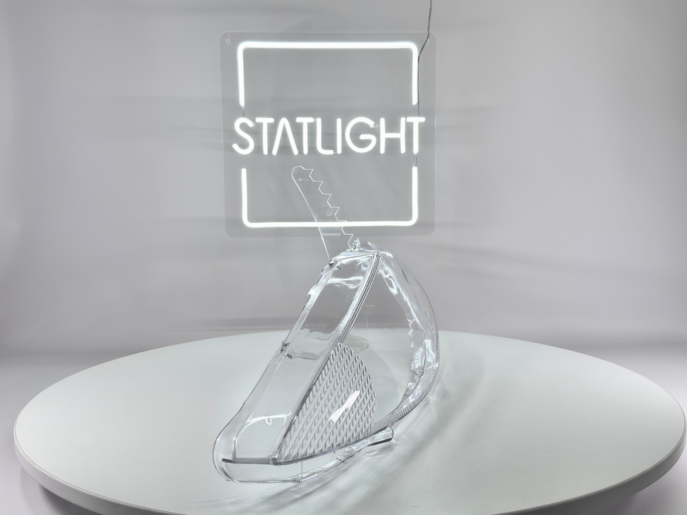 Левое стекло фары Ford Fiesta Mk6 2008-2013