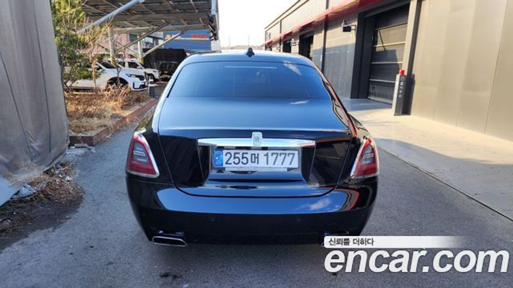 Rolls-Royce Ghost 6.7 EWB V12 — 2024