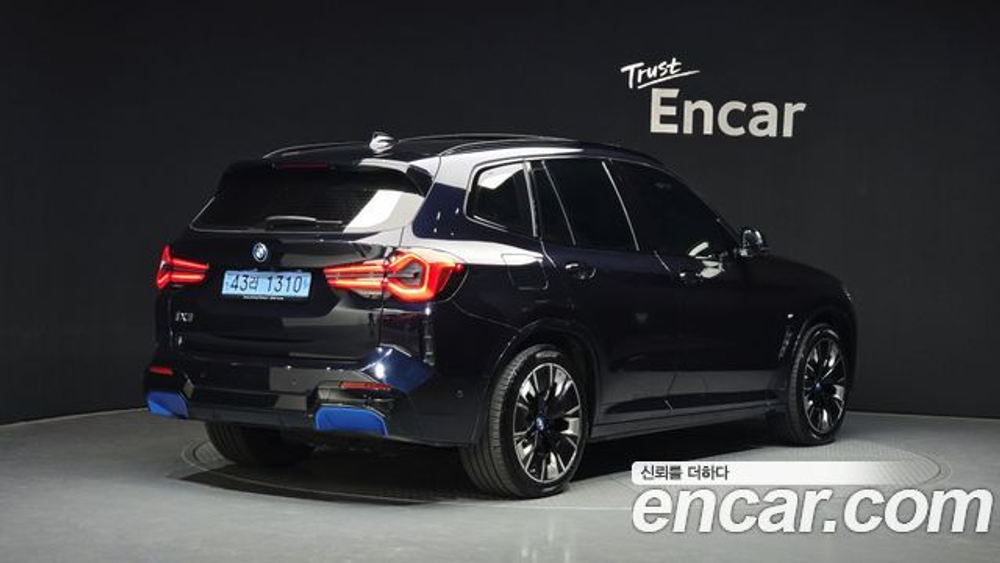 BMW iX3 M Sports — 2023