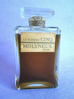Molyneux Le Numero Cinq
