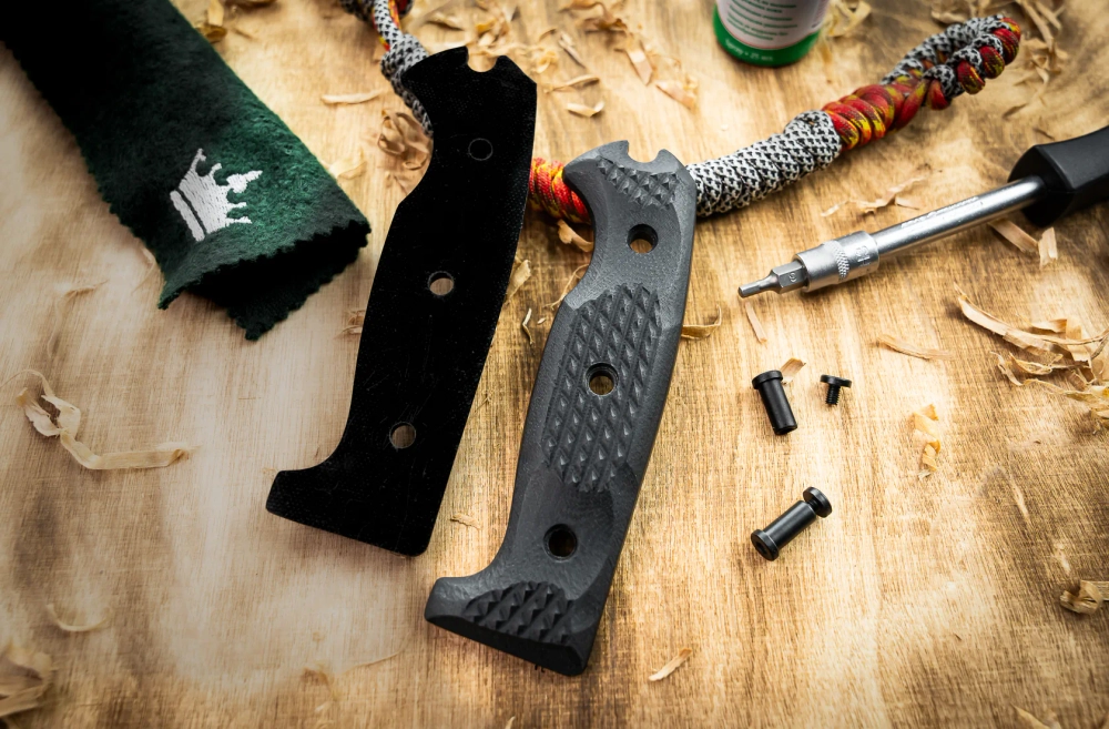 Накладки Bastardo G10 Черные