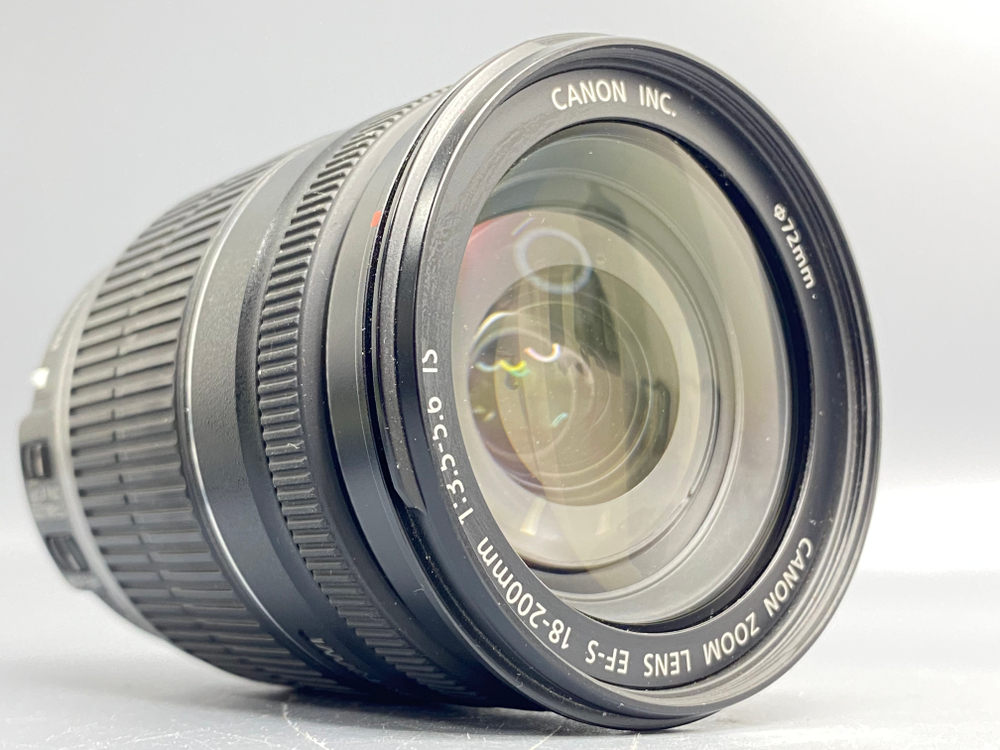 Canon EF-S 18-200mm 3.5-5.6 IS