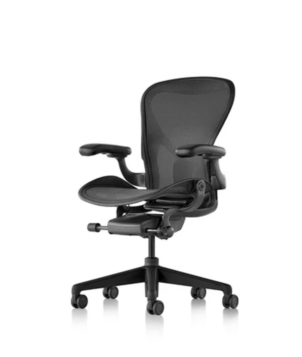 Кресло Herman Miller Aeron Graphite Matte, размер C