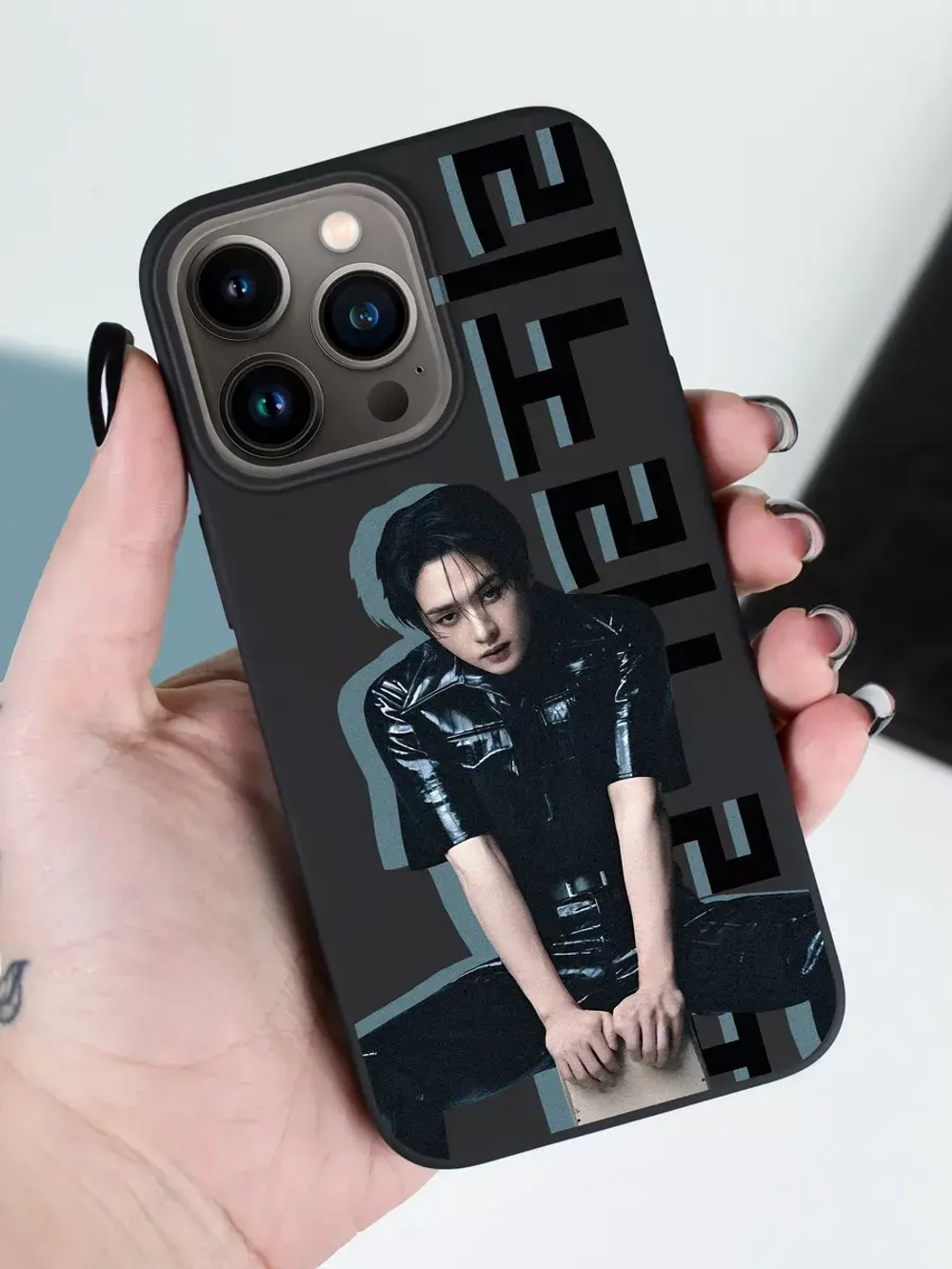 Чехол на iPhone 15 Pro с принтом